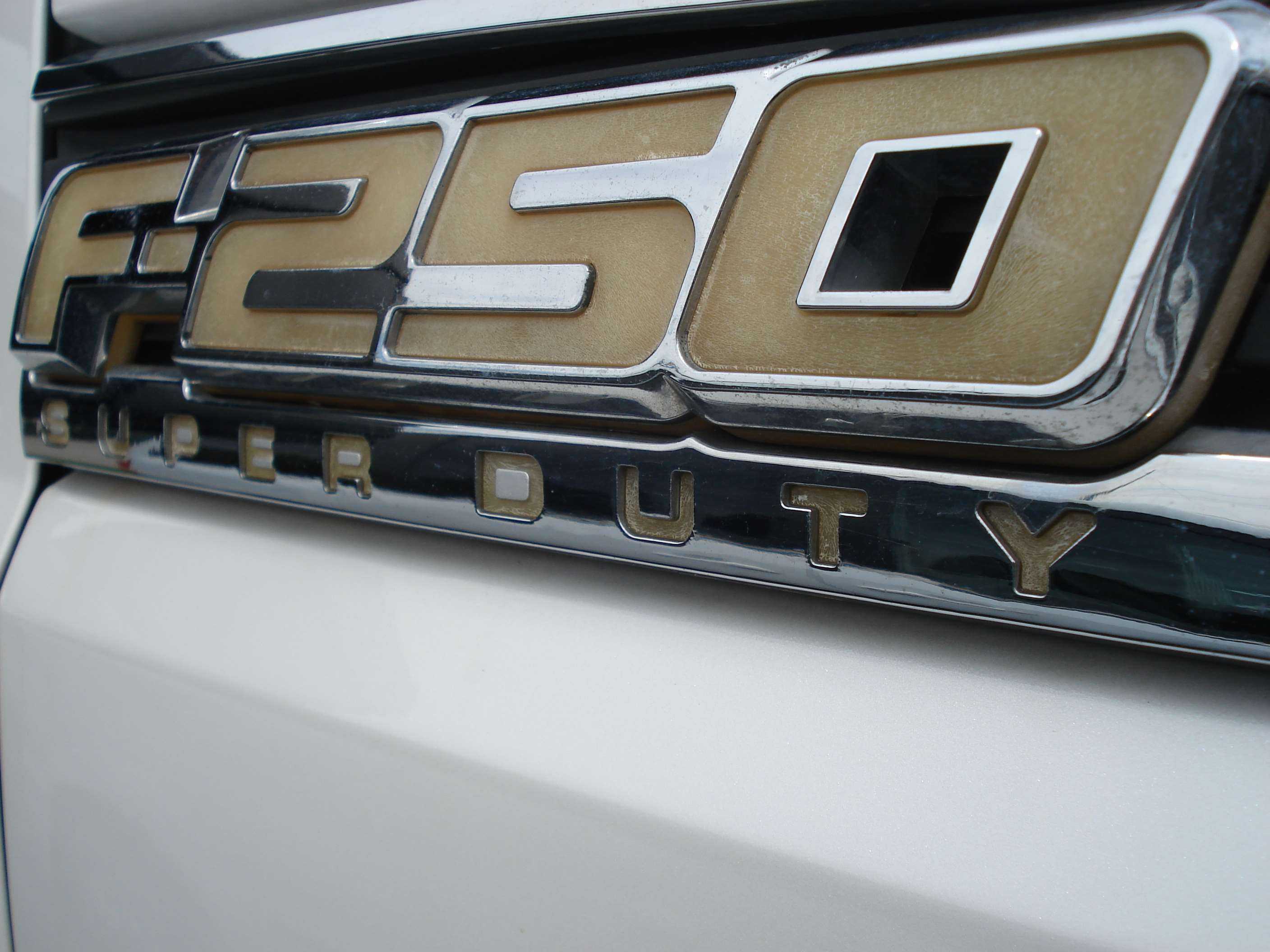 Ford F-250 Super Duty Image 12