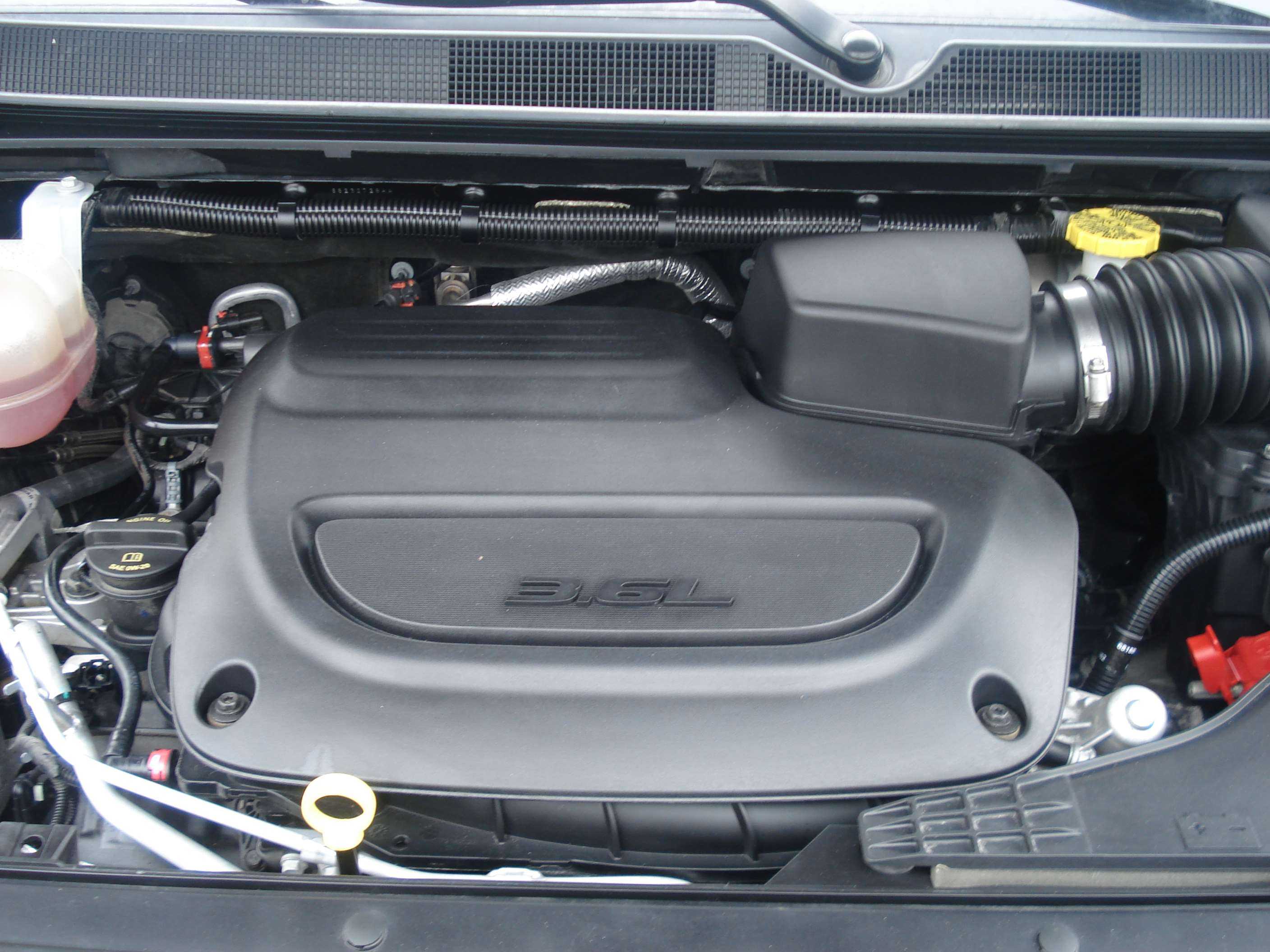 Chrysler Pacifica Image 9
