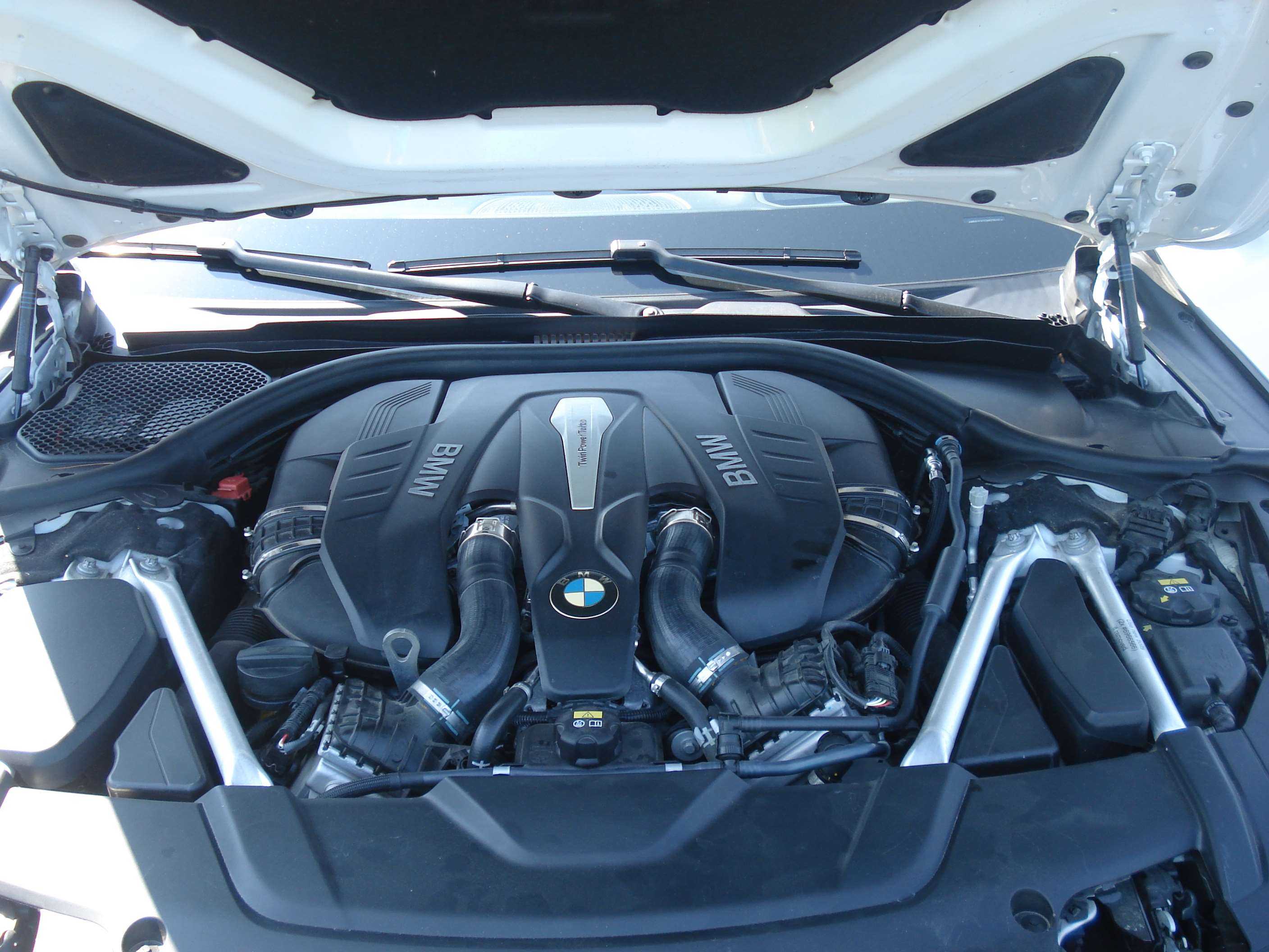 Bmw 7 Series Image 10