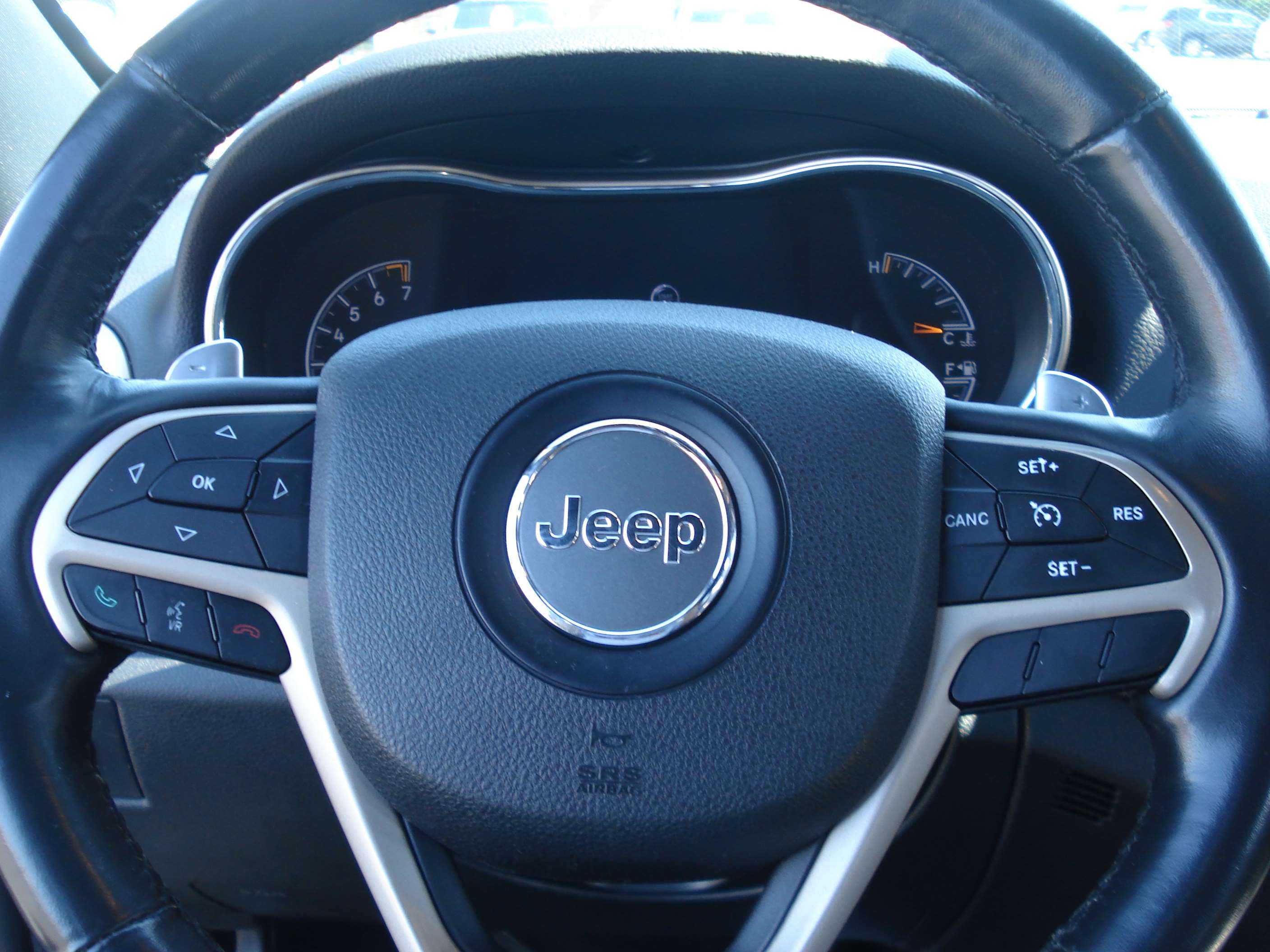 Jeep Grand Cherokee Image 15
