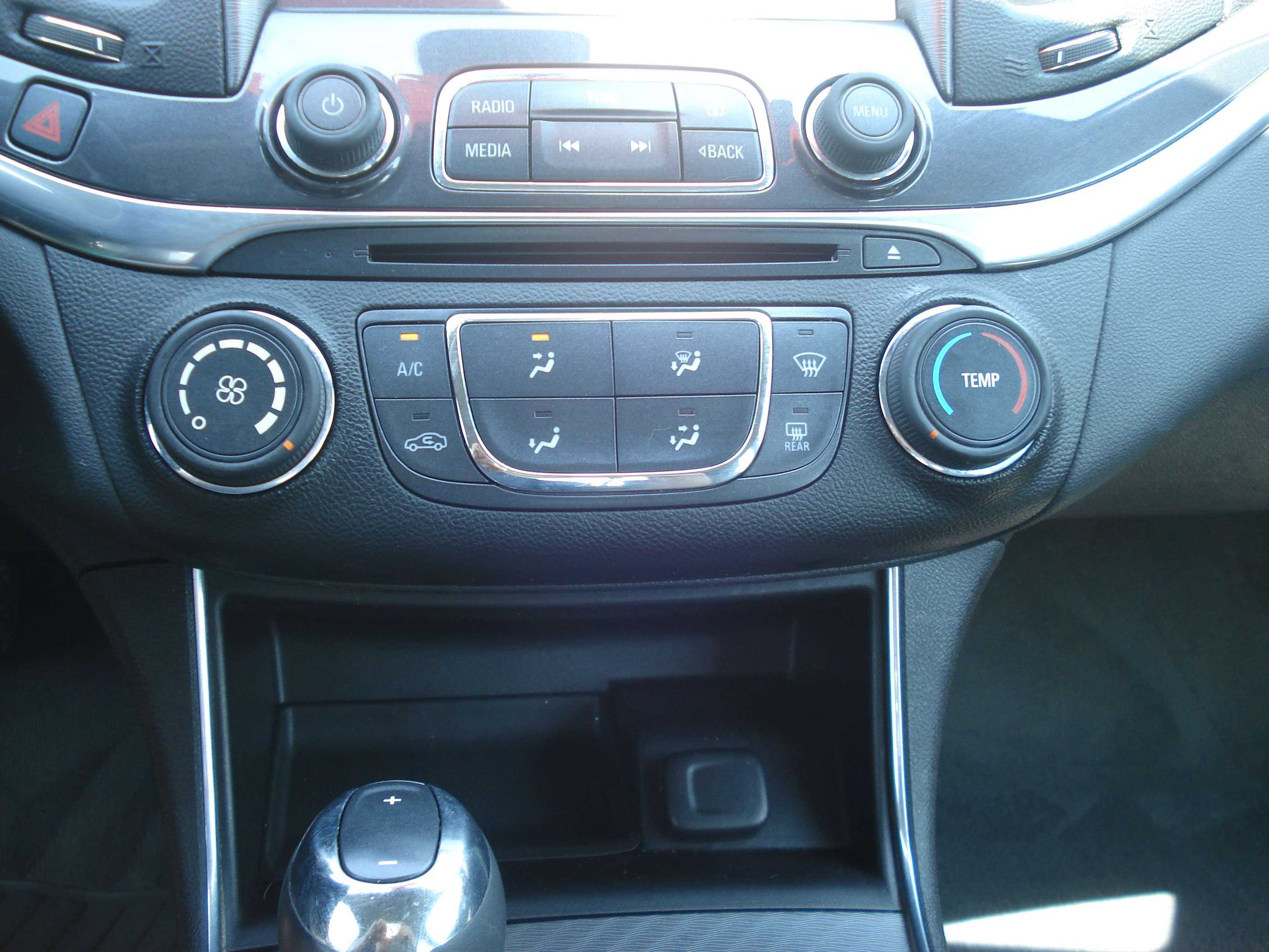 Chevrolet Impala Image 12