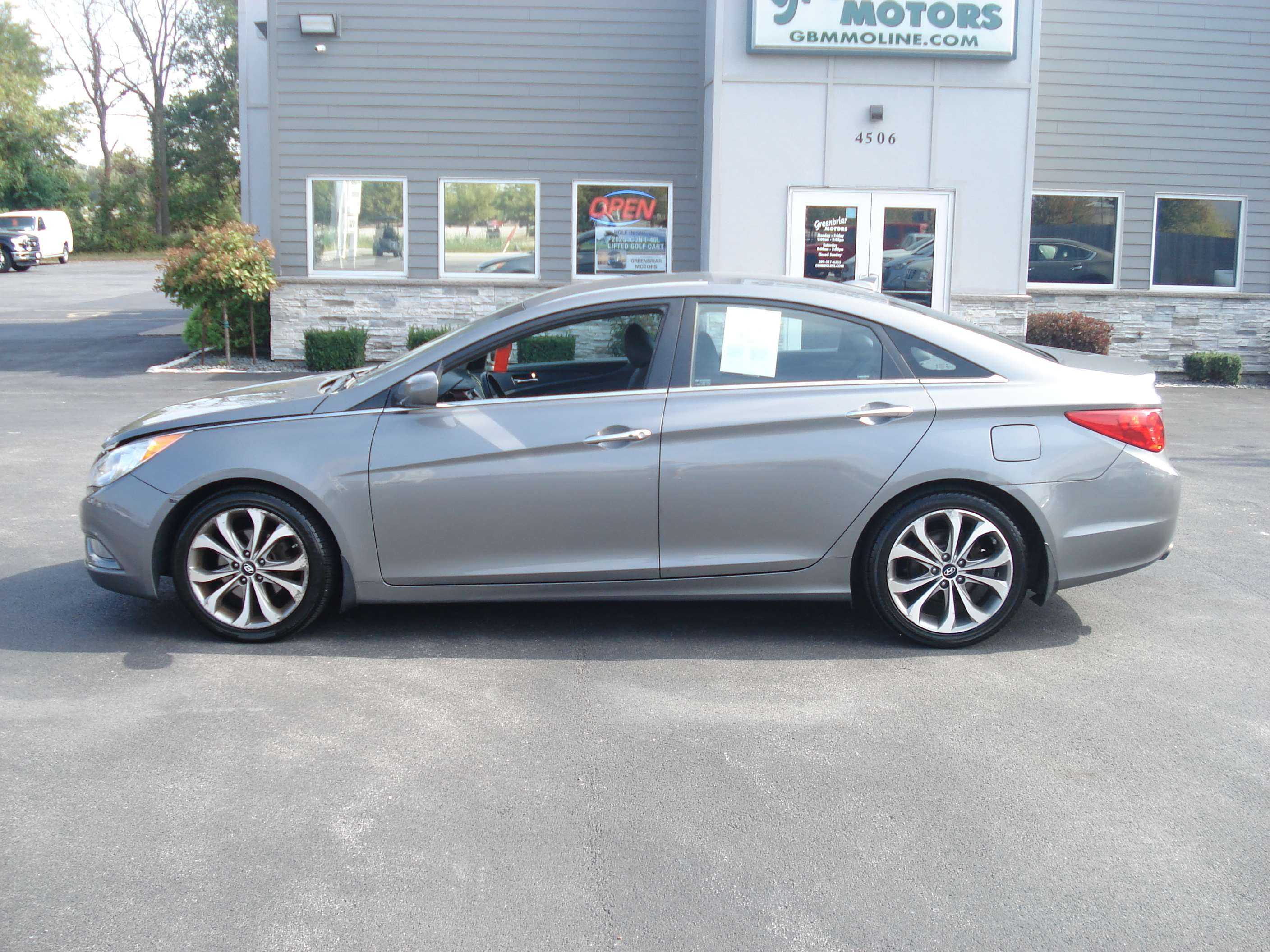 Hyundai Sonata Image 1