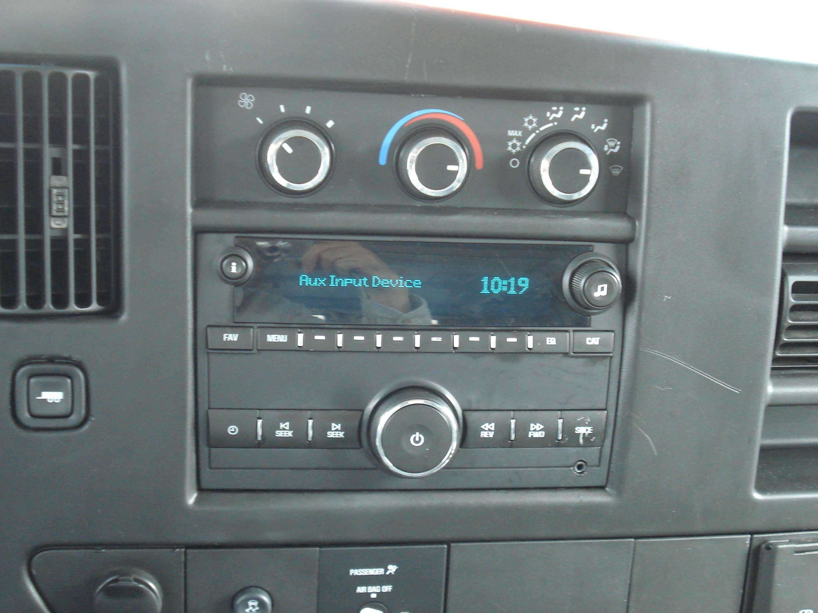 Chevrolet Express Image 14