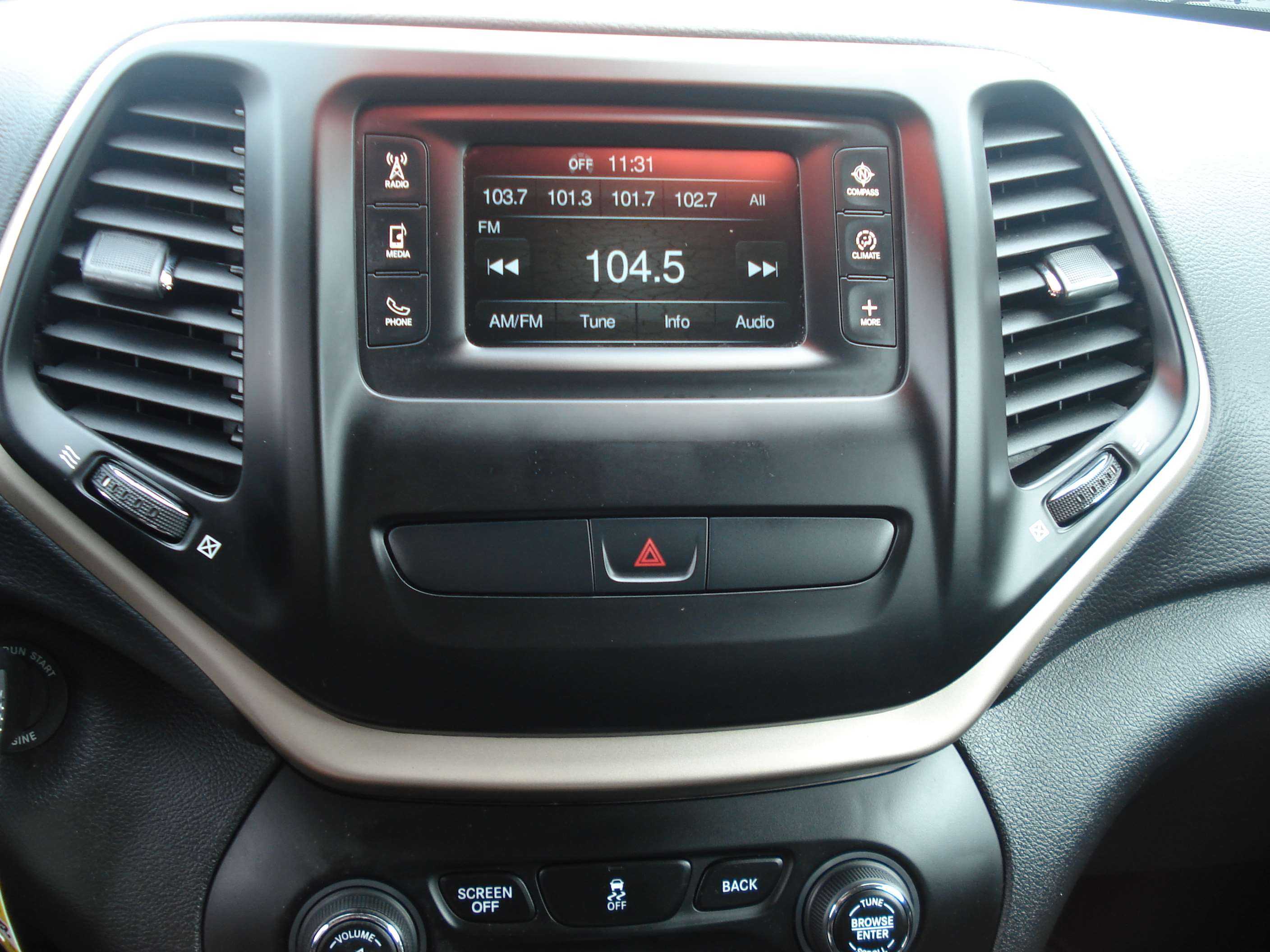 Jeep Cherokee Image 13