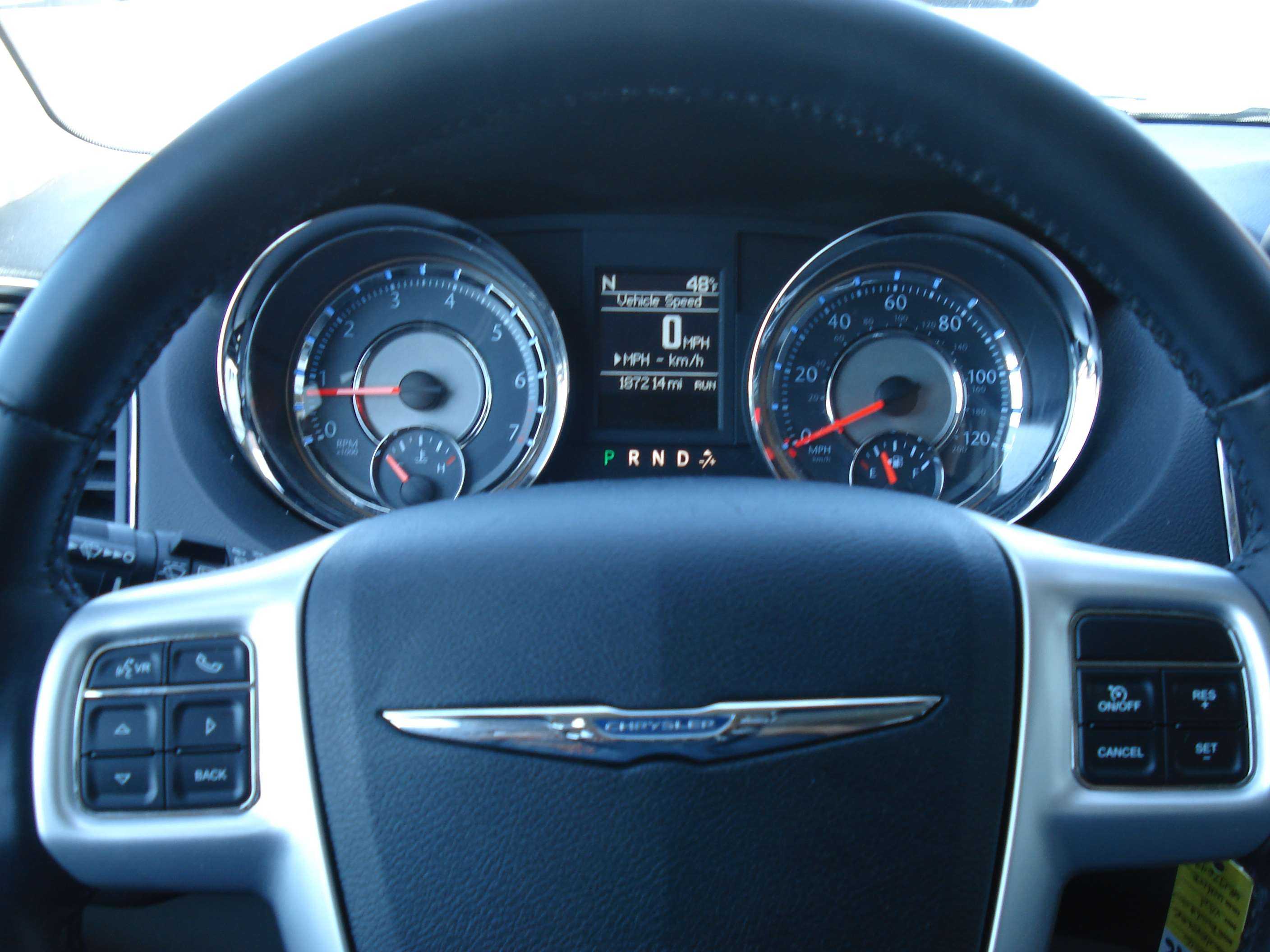 Chrysler Town And Country Image 14