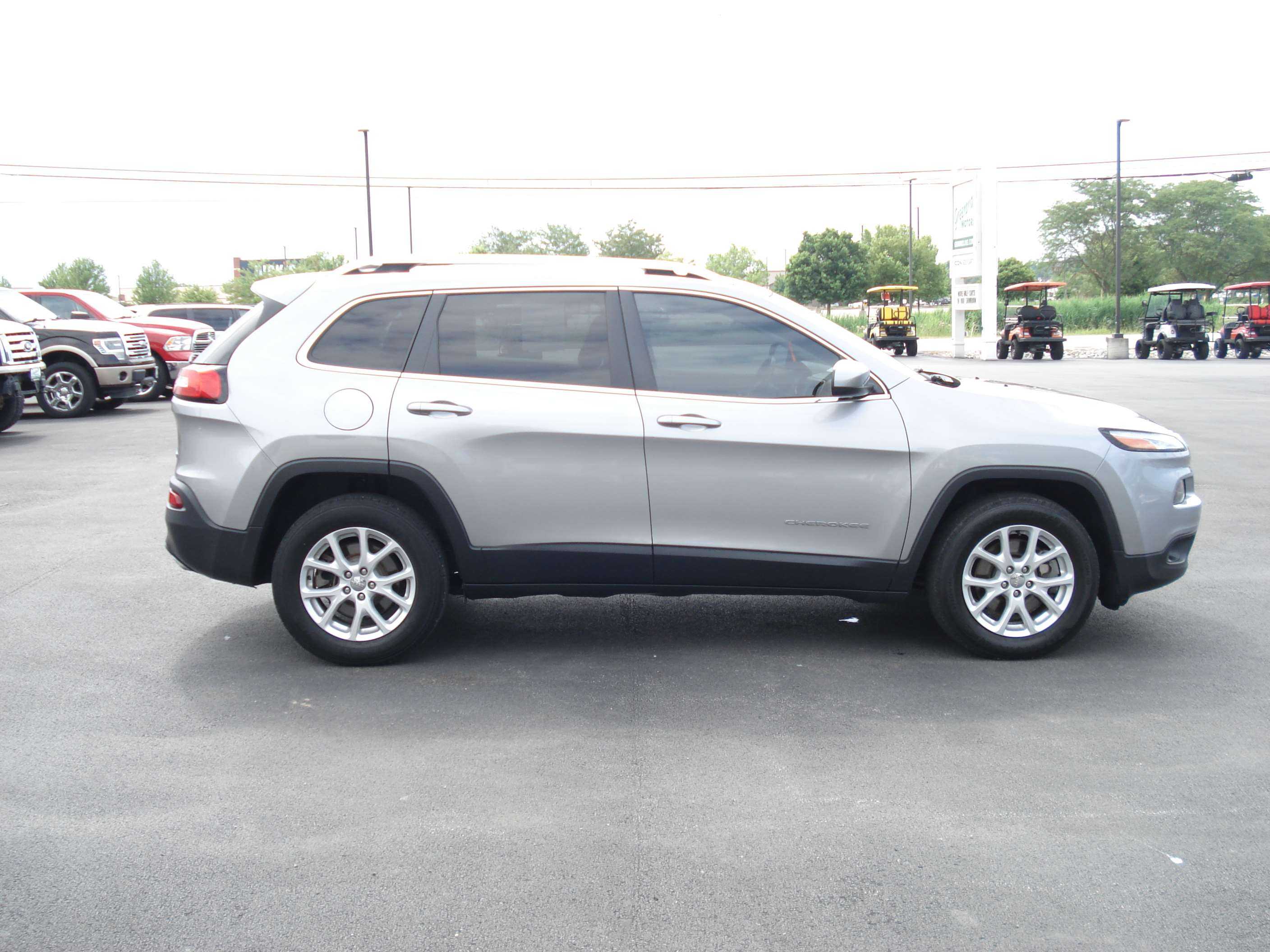 Jeep Cherokee Image 5