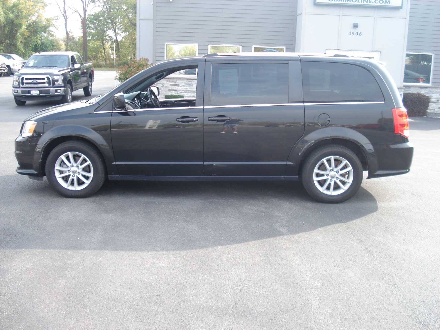 Dodge Grand Caravan Image 1