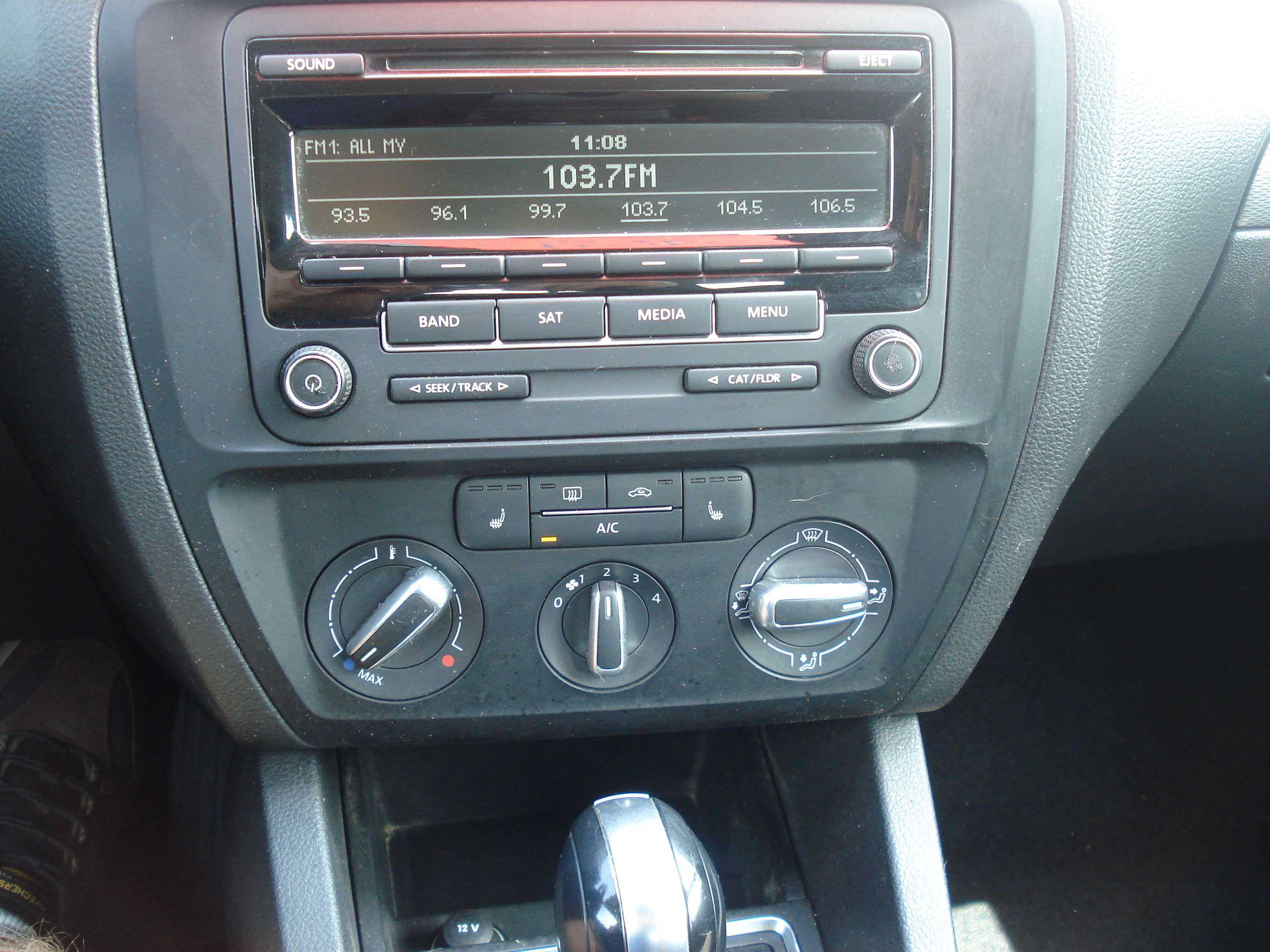 Volkswagen Jetta Image 13