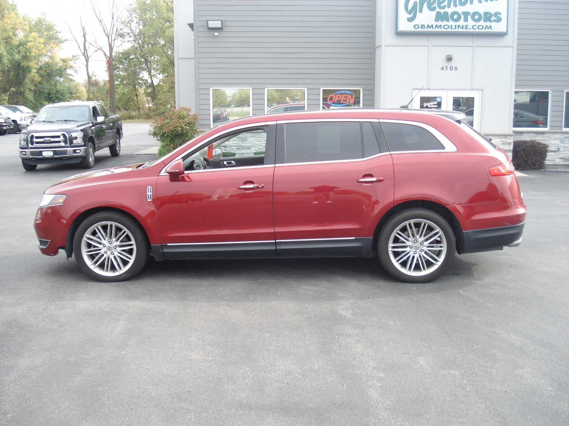 Lincoln MKT Image 1