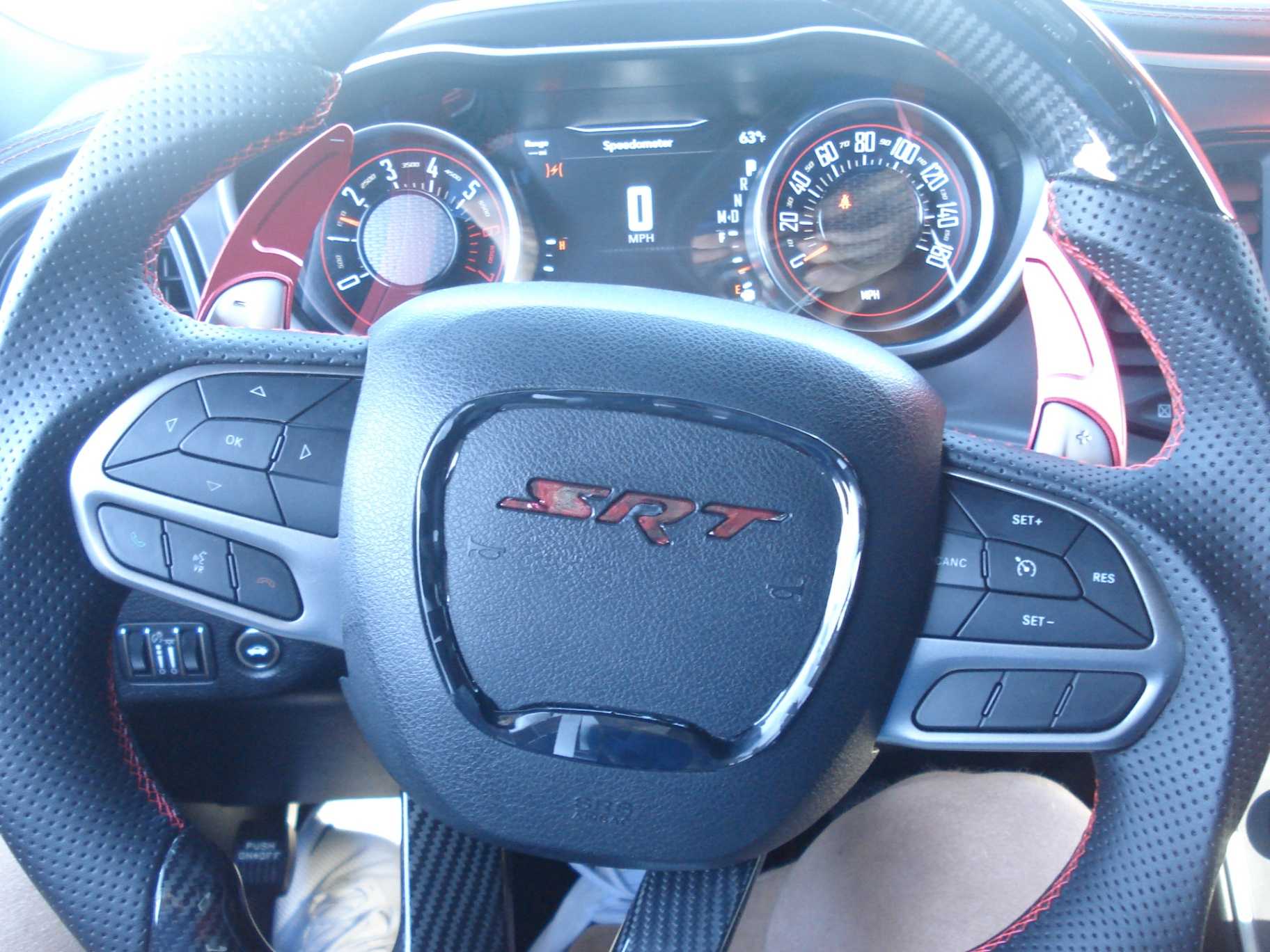 Dodge Challenger Image 9