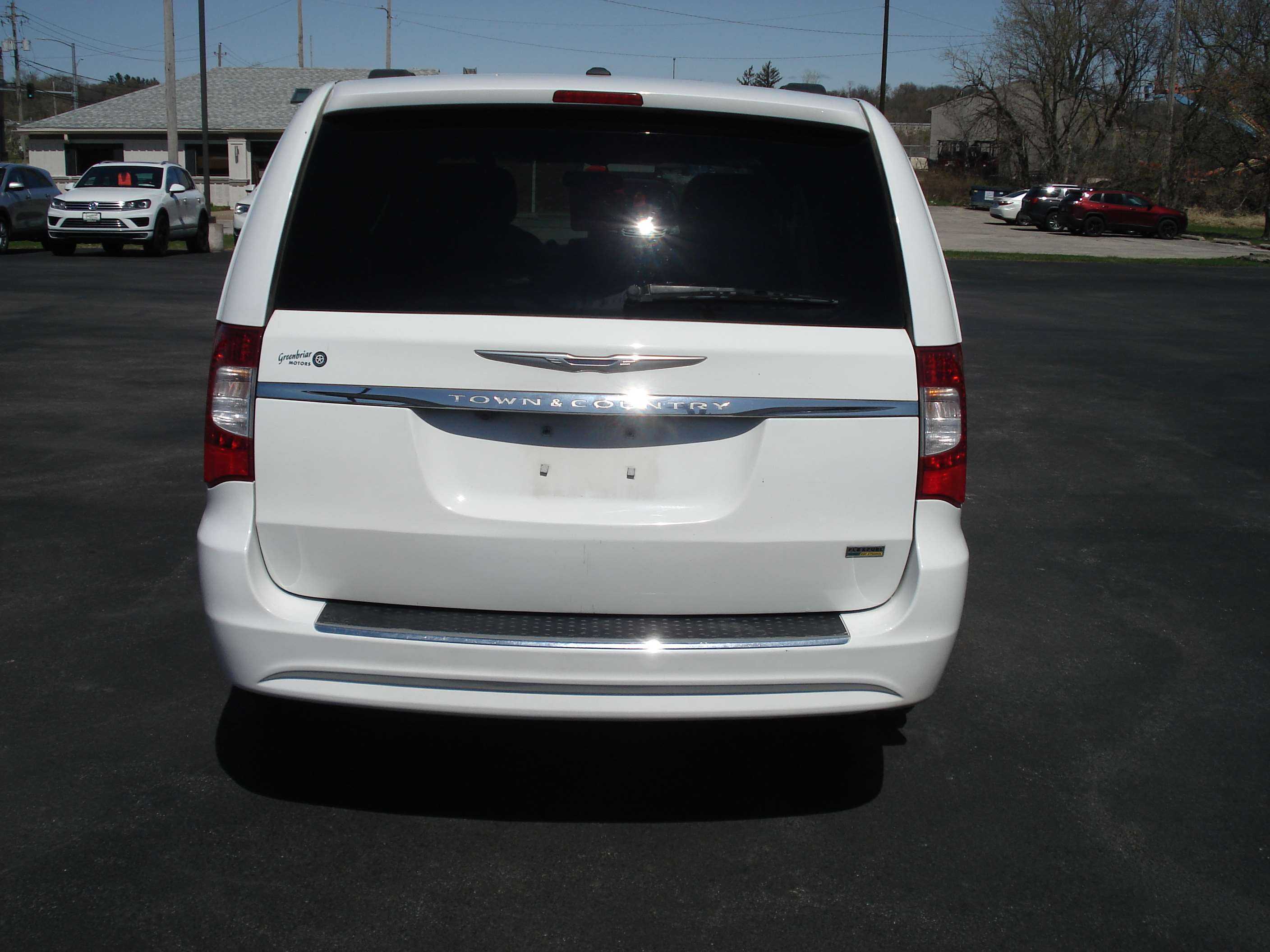 Chrysler Town And Country Image 7