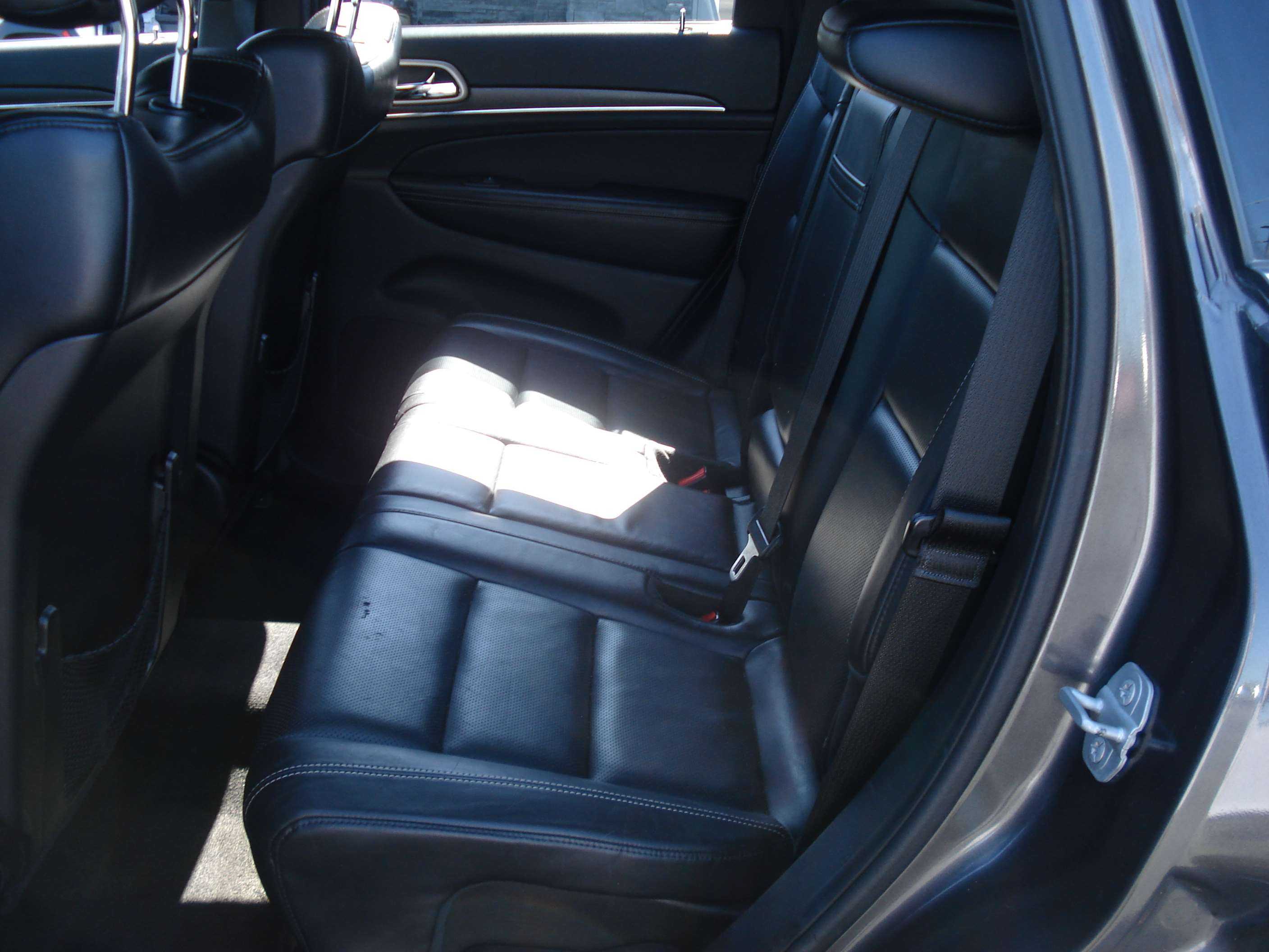 Jeep Grand Cherokee Image 12