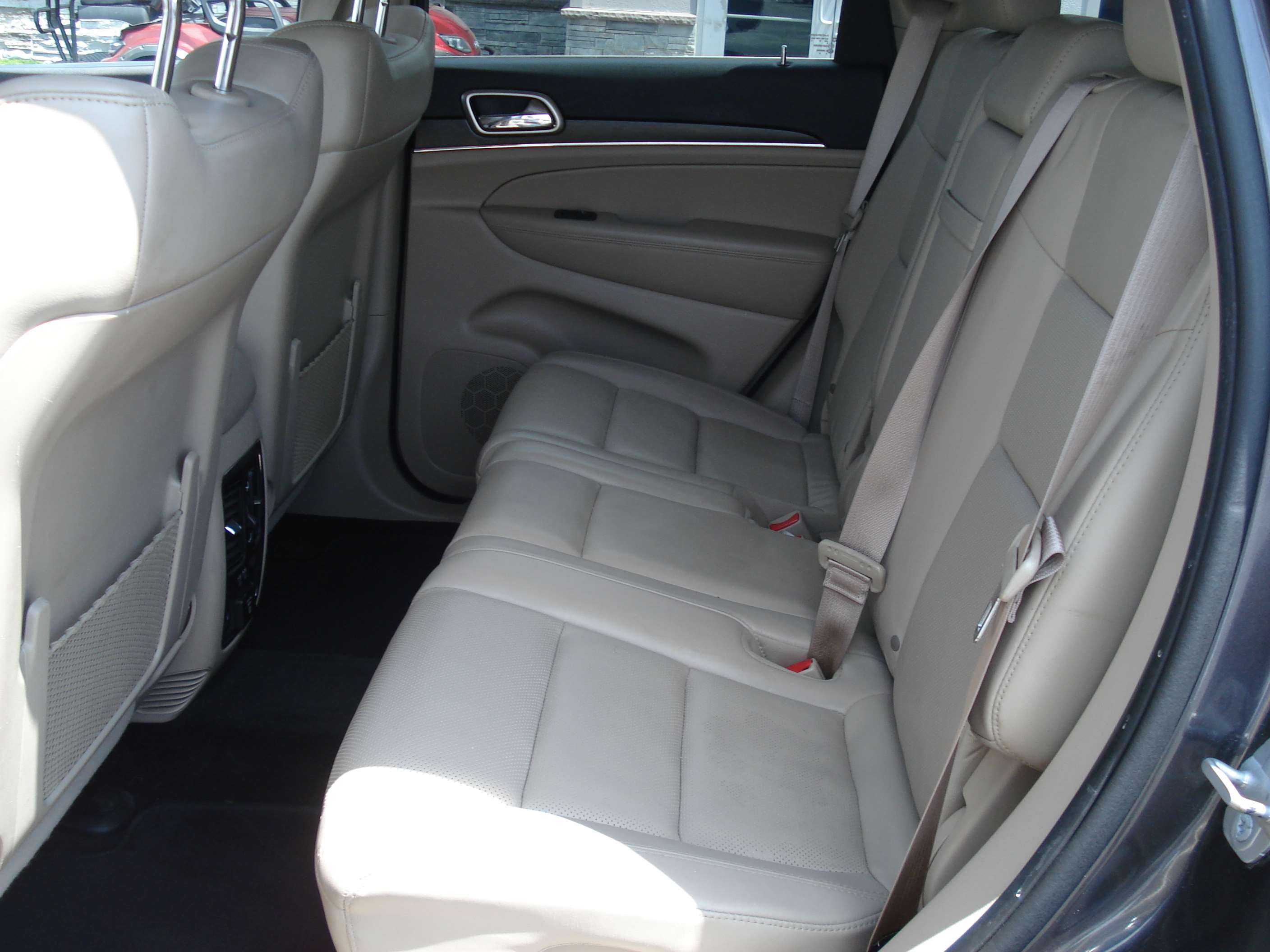 Jeep Grand Cherokee Image 12