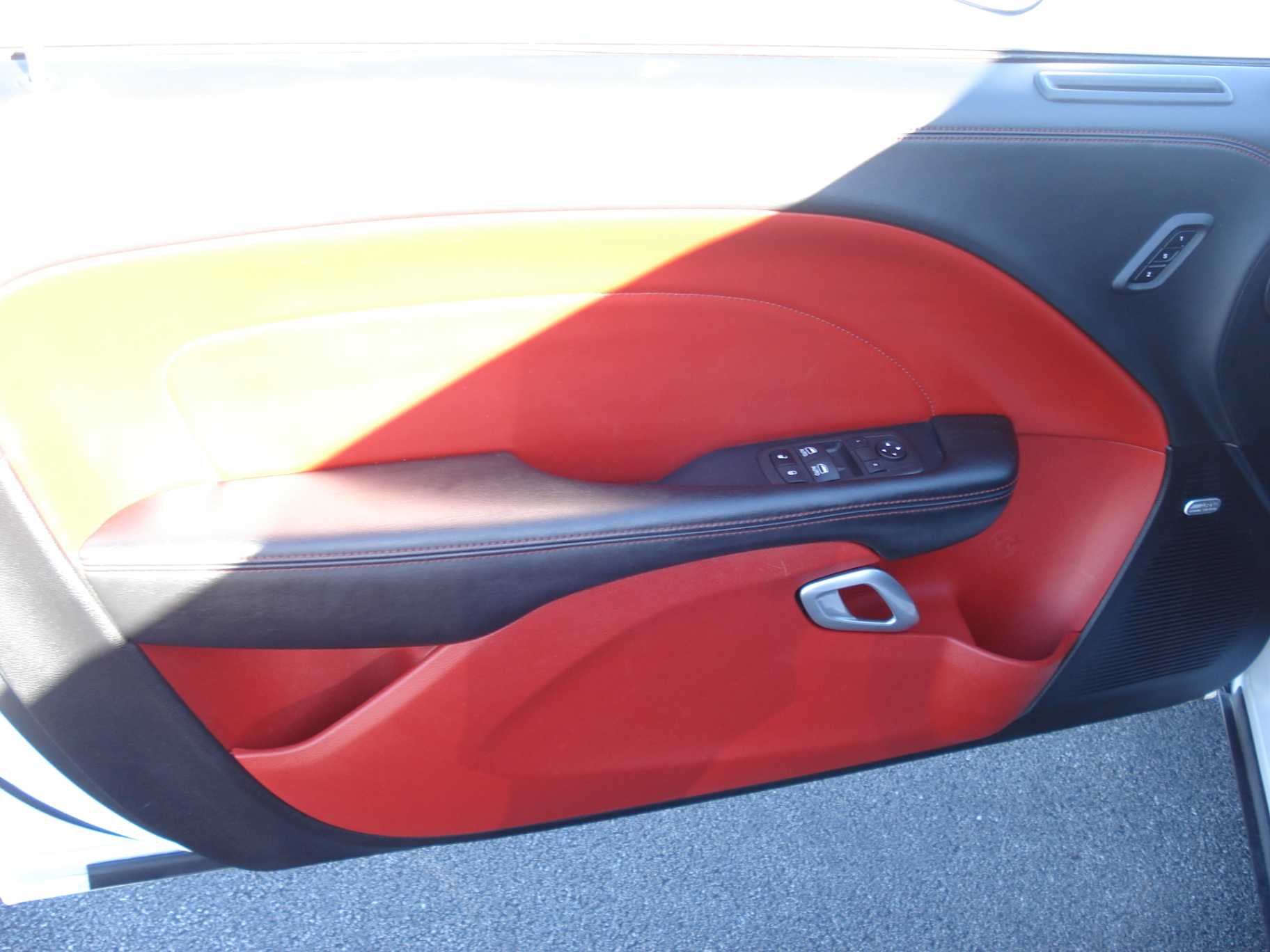 Dodge Challenger Image 11