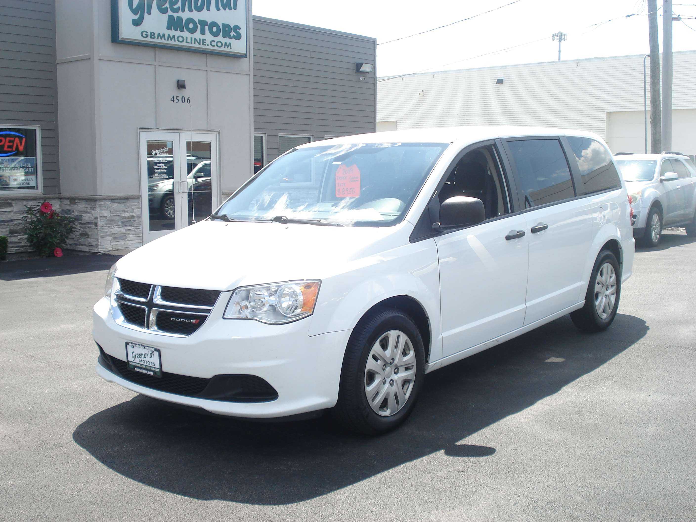 Dodge Grand Caravan Image 2