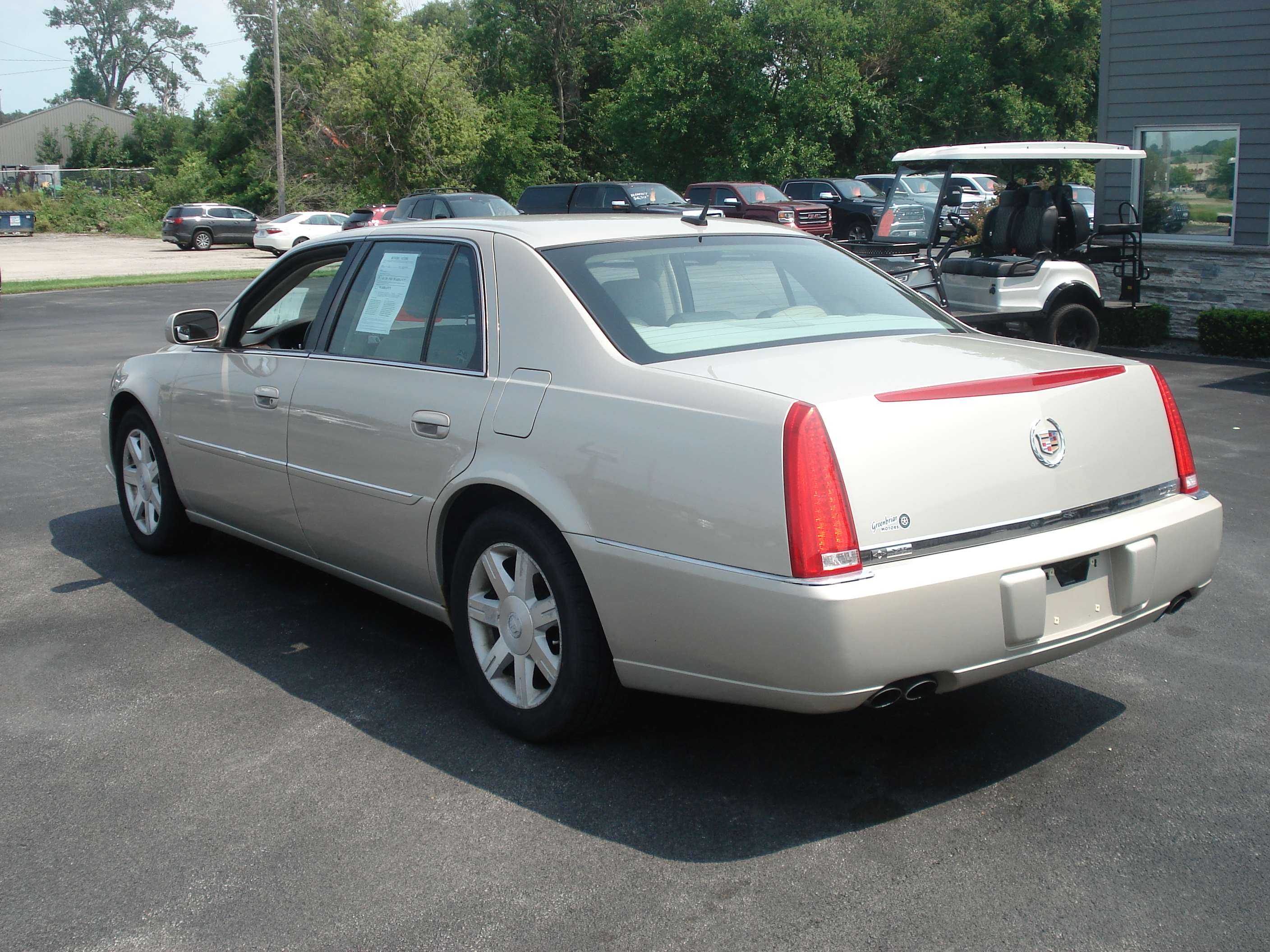 Cadillac Dts Image 8